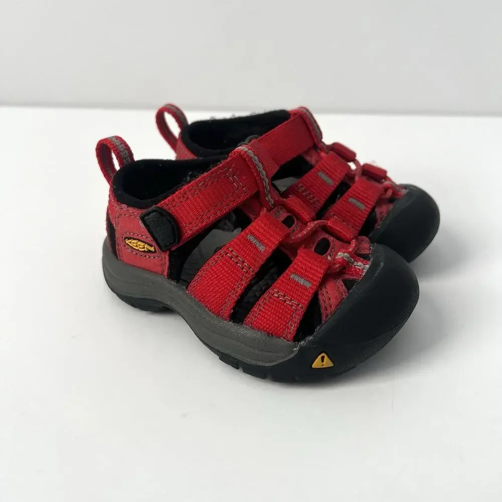 KEEN Newport H2 Red Black Closed Toe Walking Waterproof Baby Toddler Sandals 4